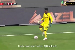整活能手？奥纳纳远离禁区接球开大脚，差点被吊空门得手